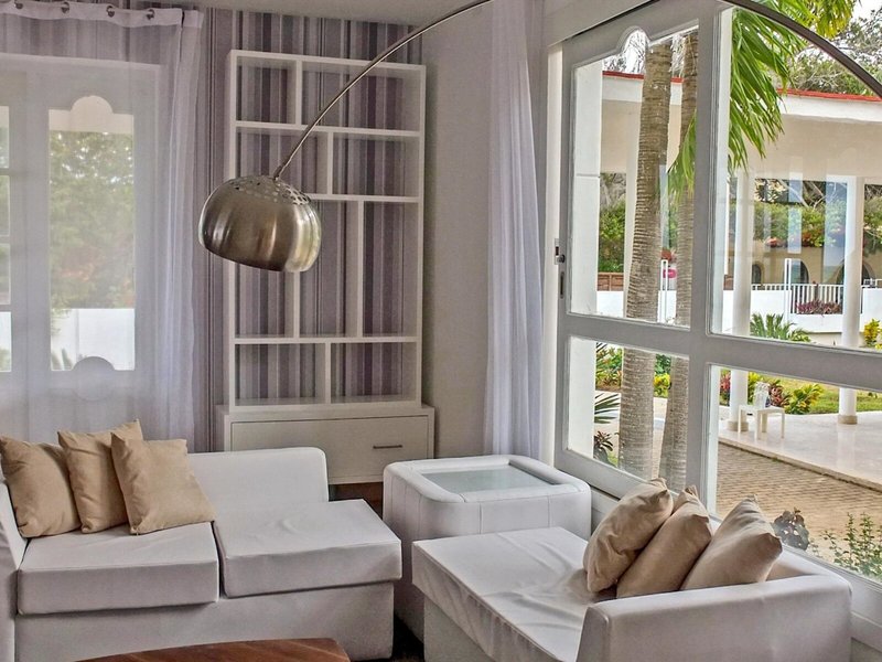 Mystique Casa Perla by Royalton 12
