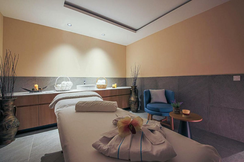 Poseidon Beach Resort 10