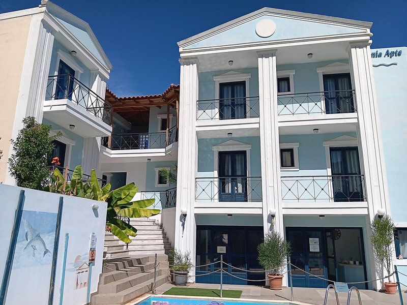 Renia Hotel 5