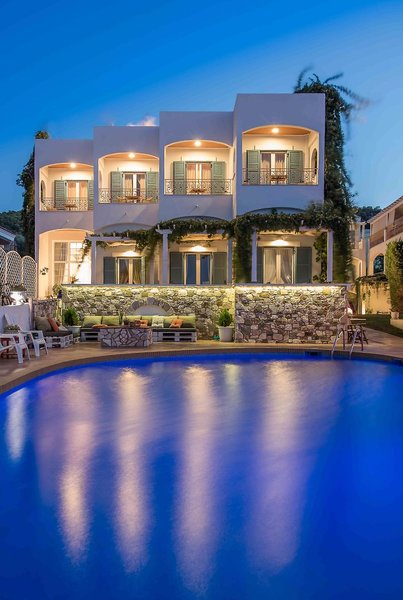 Oasis Beach Hotel & Spa 5