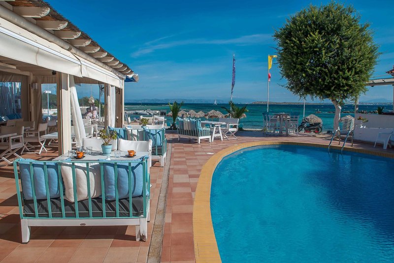 Oasis Beach Hotel & Spa 6