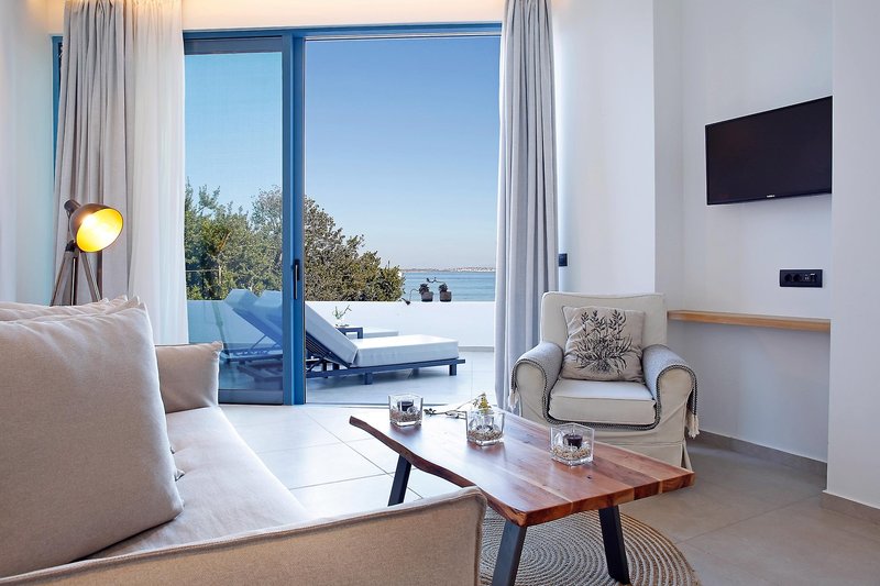 Oasis Beach Hotel & Spa 19