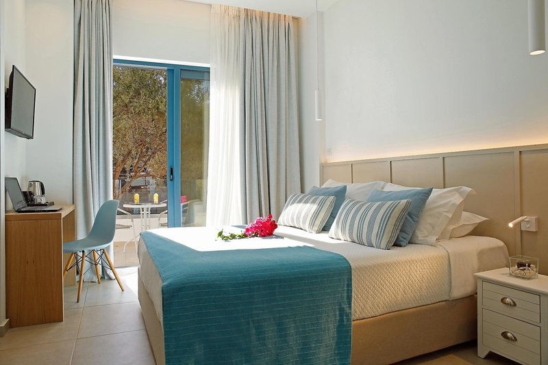 Oasis Beach Hotel & Spa 20