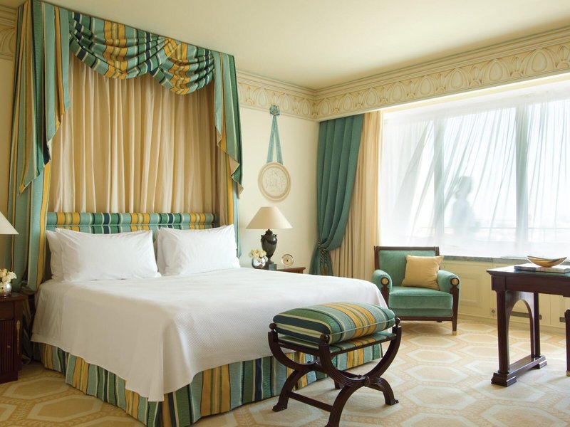 Four Seasons Hotel Ritz Lissabon 18