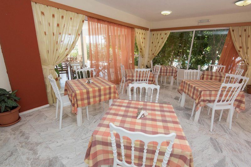 Leonidas Hotel & Studios 7