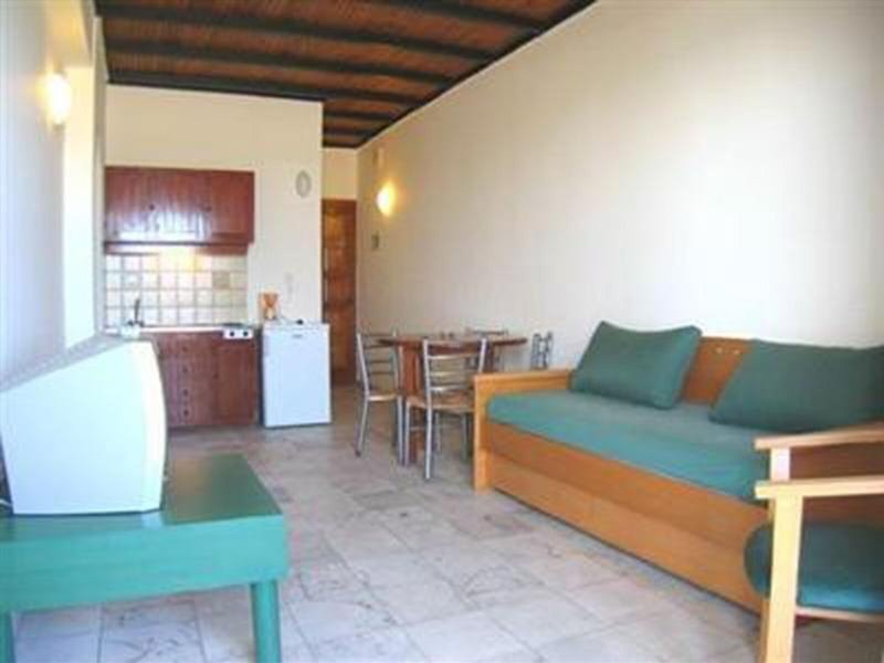 Olympic Suites / Olympic II 9