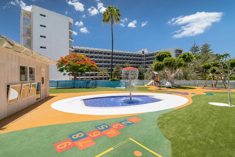 Barcelo Margaritas Royal Level 37