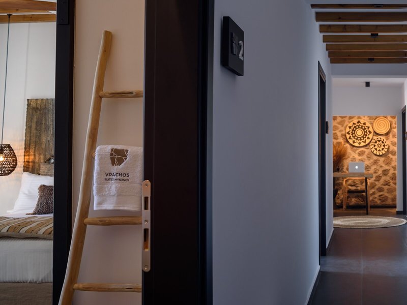 Vrachos Suites Mykonos 34