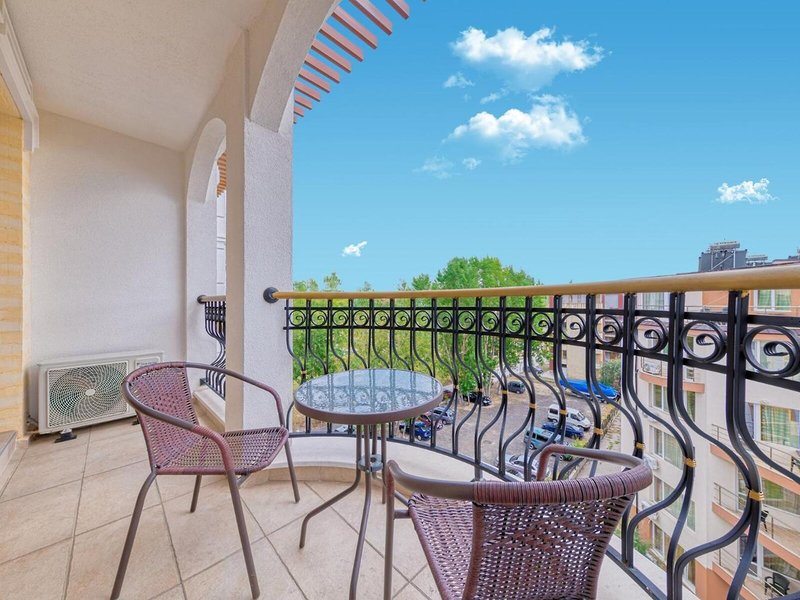 Harmony Suites Grand Resort 8