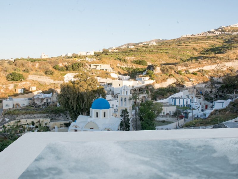 Amphitrite Suites Santorini 2