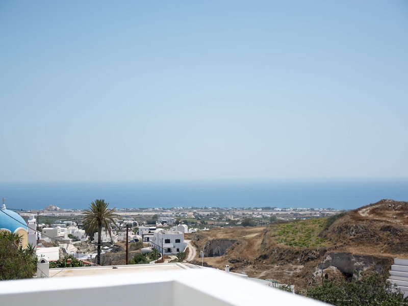 Amphitrite Suites Santorini 5