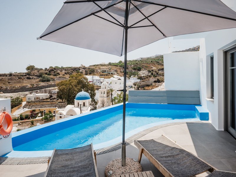 Amphitrite Suites Santorini 9