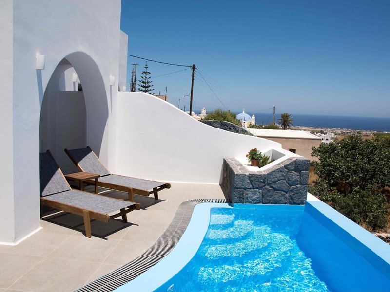 Amphitrite Suites Santorini 12