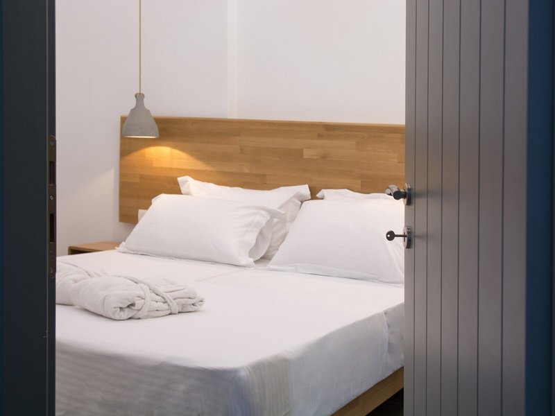 Amphitrite Suites Santorini 24