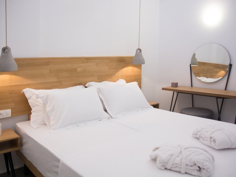Amphitrite Suites Santorini 26