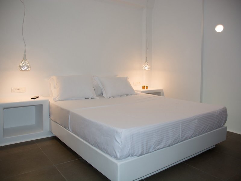 Amphitrite Suites Santorini 30
