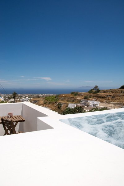 Amphitrite Suites Santorini 35