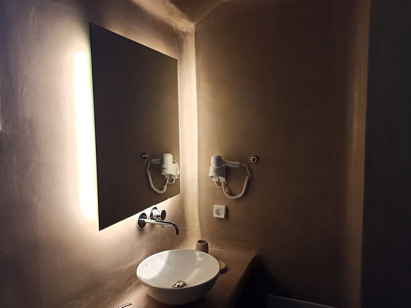 Amphitrite Suites Santorini 36