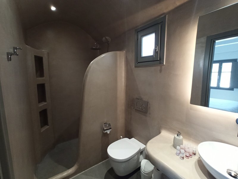 Amphitrite Suites Santorini 43