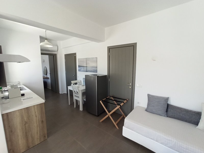 Amphitrite Suites Santorini 48