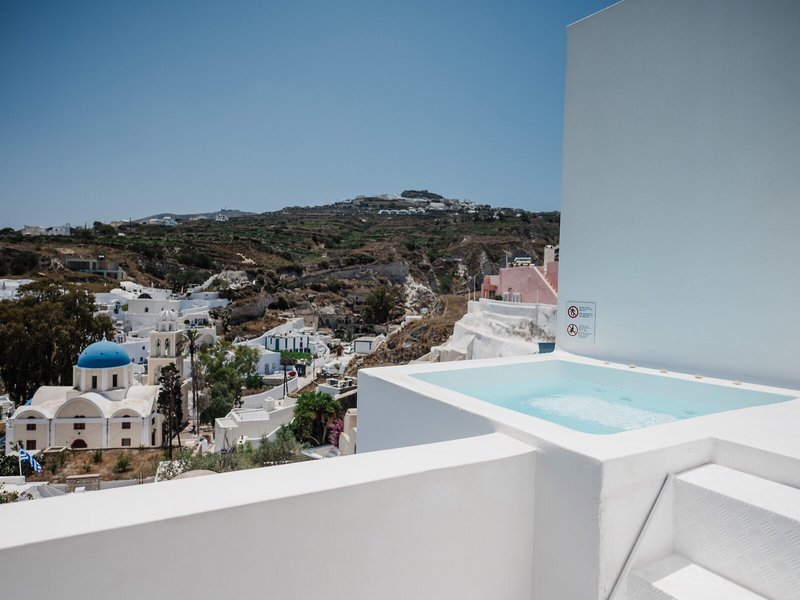 Amphitrite Suites Santorini 50