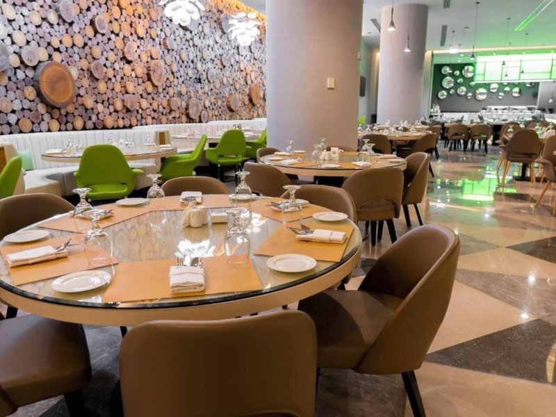 Al Khoory Sky Garden Hotel 8