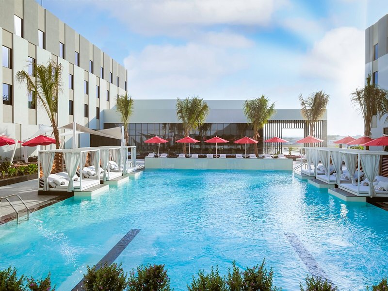 Maani Muscat Hotel & Suites 4
