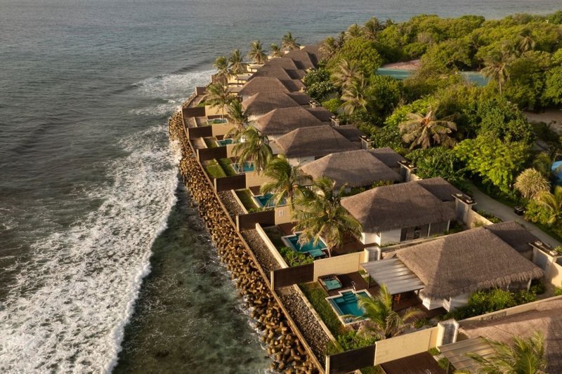 Sheraton Maldives Full Moon Resort & Spa 8