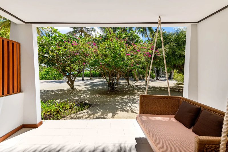 Sheraton Maldives Full Moon Resort & Spa 13