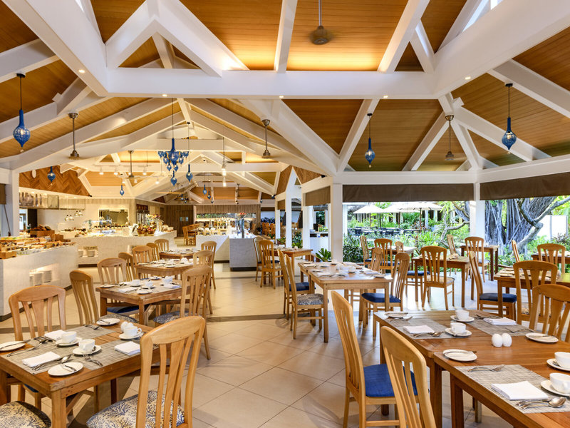 Sheraton Maldives Full Moon Resort & Spa 11