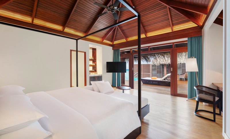 Sheraton Maldives Full Moon Resort & Spa 8