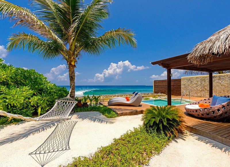Sheraton Maldives Full Moon Resort & Spa 11