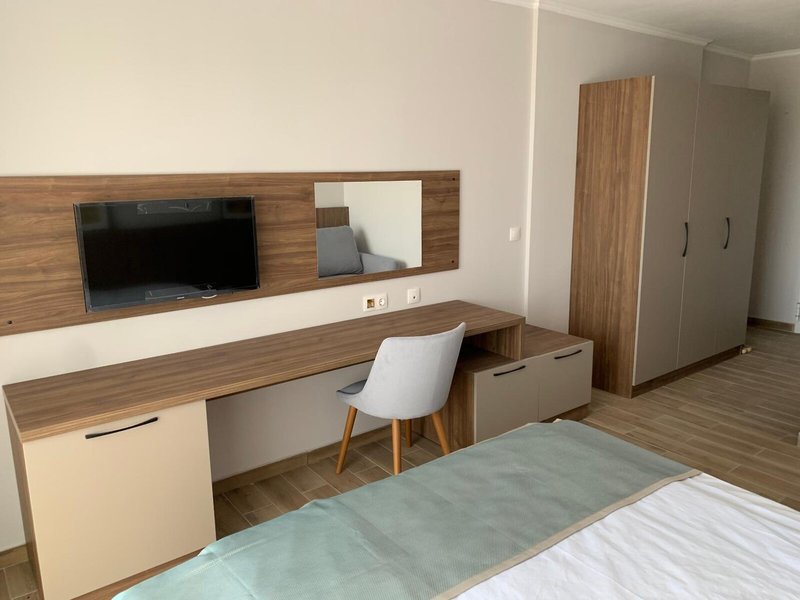 Hotel Cinema 12