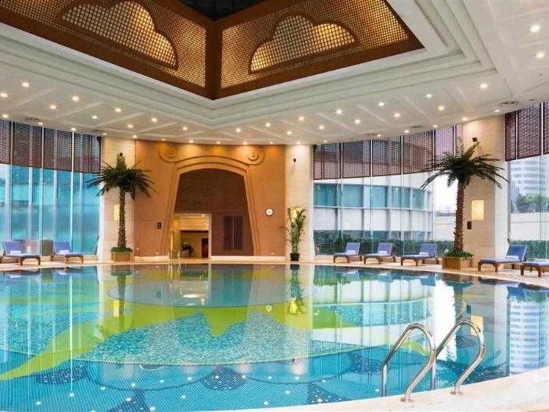 Hotel Pullman Shanghai Skyway 8