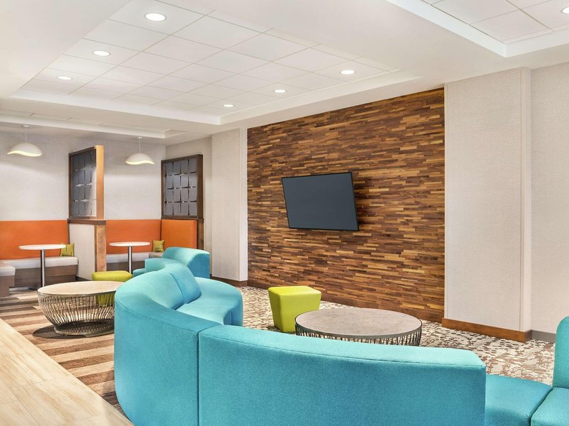 Hampton Inn and Suites by Hilton Miami Kendall 8