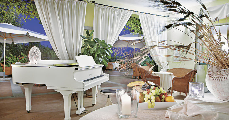 Gabbiano Azzurro Hotel & Suites 9