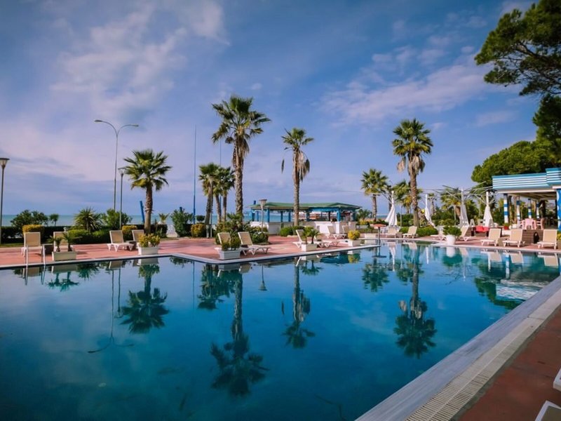 Fafa Beach Hotel 4
