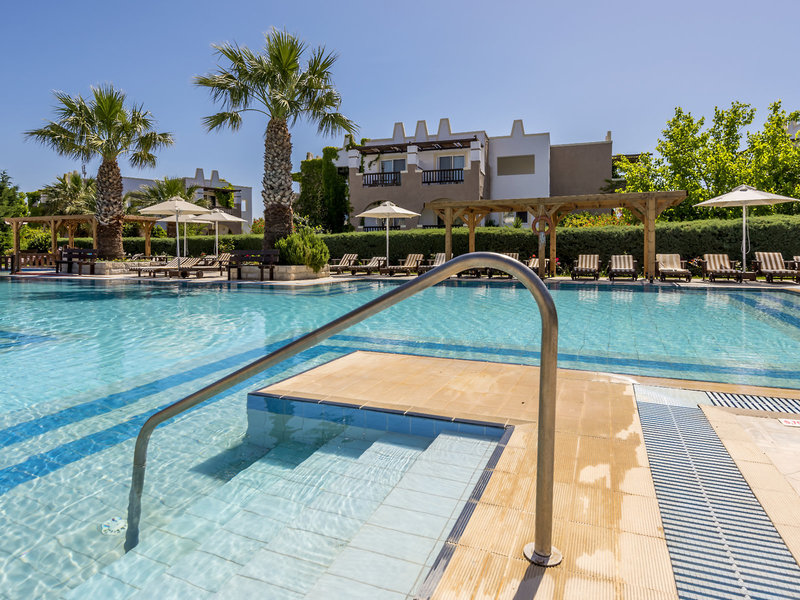Gaia Royal Hotel 8