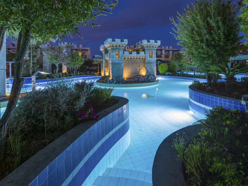 Gaia Royal Hotel 11