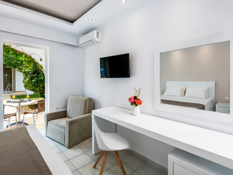 Gaia Royal Hotel 38
