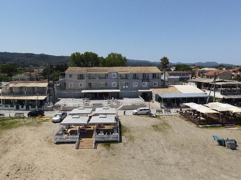 Aqua Luxury Suites 3