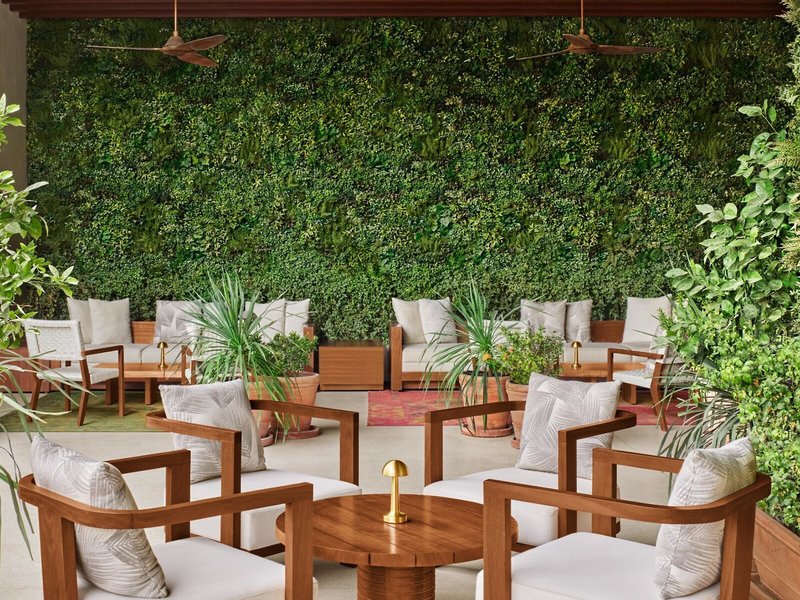 The Dubai EDITION 16