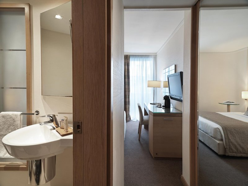 Galaxy Hotel 17