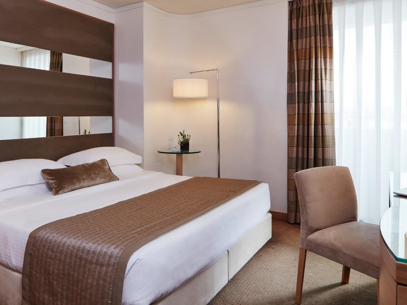 Galaxy Hotel 17
