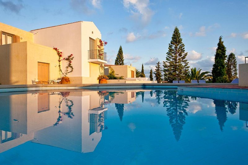 Galaxy Suites Boutique Resort 42