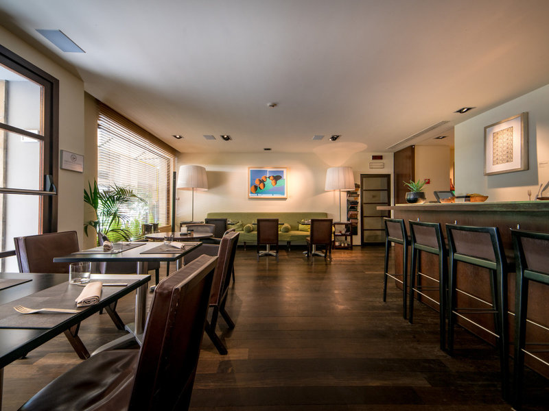 Gallery Hotel Art 13