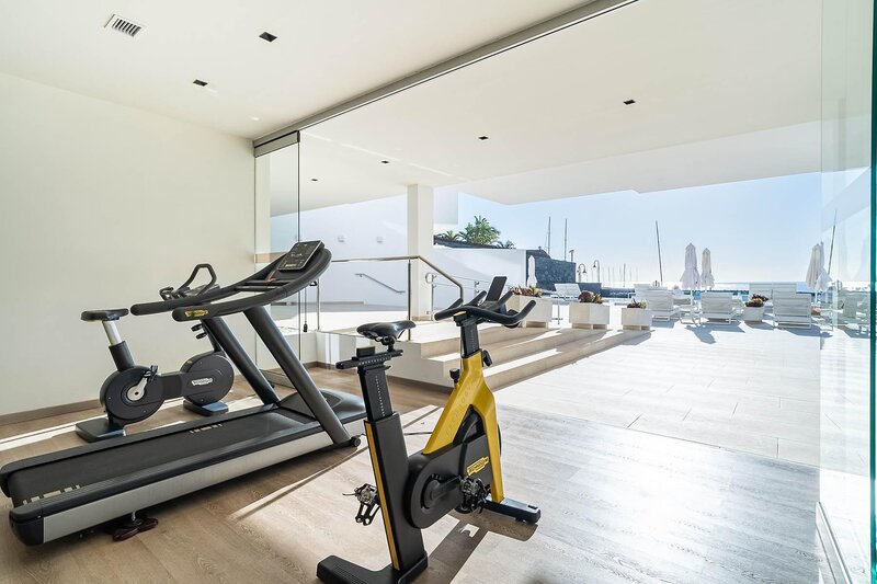 Royal Marina Suites 11