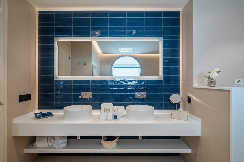 Royal Marina Suites 56