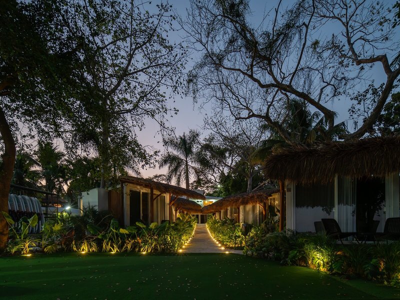 Casa Aakal Lagoon Front 1