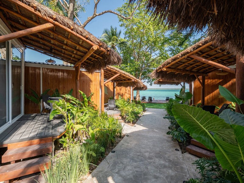 Casa Aakal Lagoon Front 2
